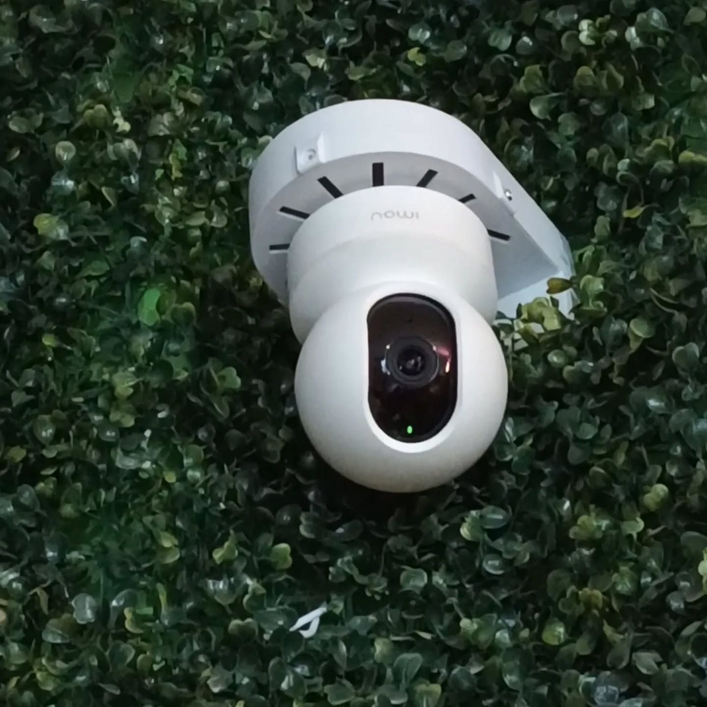 Cámara PTZ instalada en fachada por EJE Tecnología